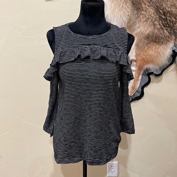 Loft‎ Cold Shoulder Ruffle Tee - Picture 1 of 5